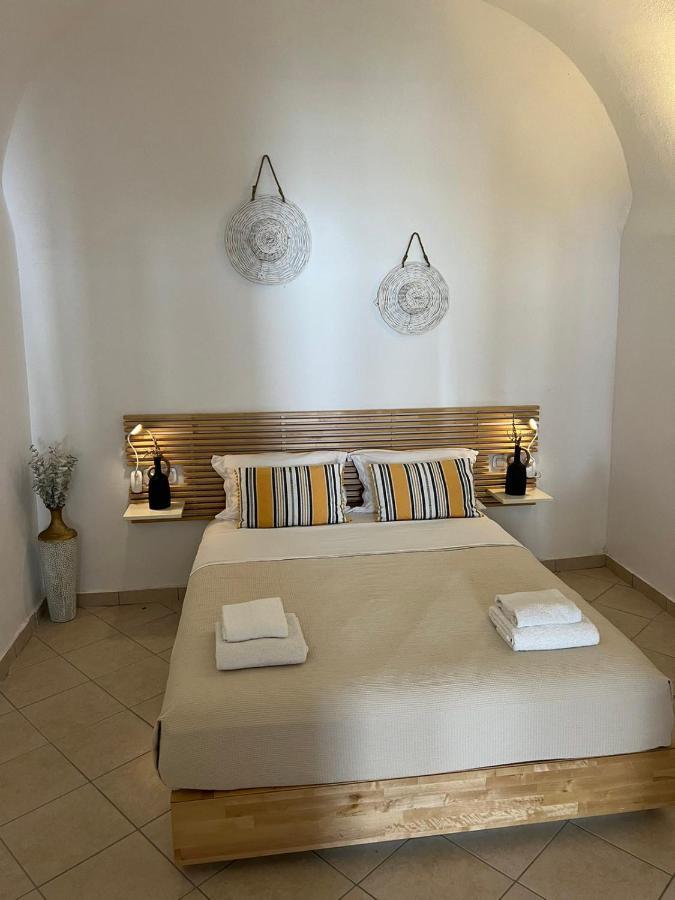 Angeleve Villa With Private Jacuzzi Fira  Exterior photo